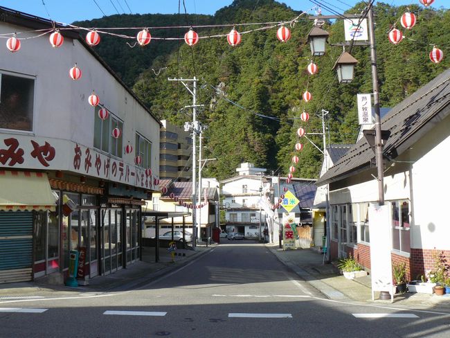 ���m�q����E������