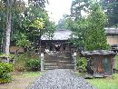 土津神社参道の砂利と石燈篭