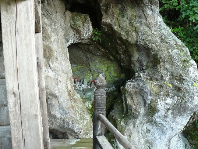 �����ω���