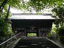 丹羽光重と縁がある二本松神社参道石段から見上げた随身門と石燈篭