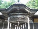 隠津島神社拝殿向拝には海内を制した龍の彫刻