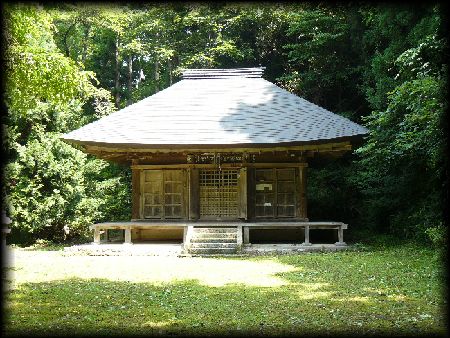 ���m��ω���