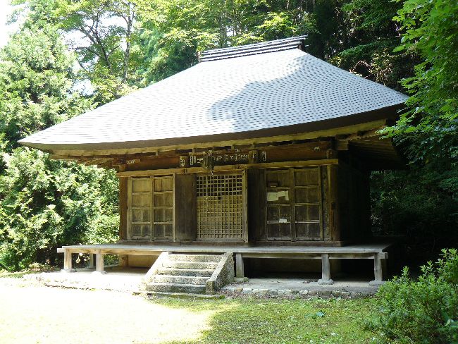 ���m��ω���