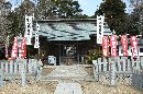 相馬神社拝殿正面と石燈篭と石造狛犬とのぼり旗