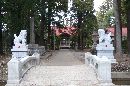 宇奈己呂和気神社神川に架かる神橋と石造狛犬