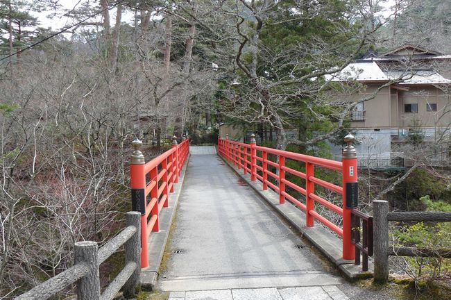 �R�{�s����