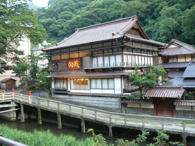 ���R����E����