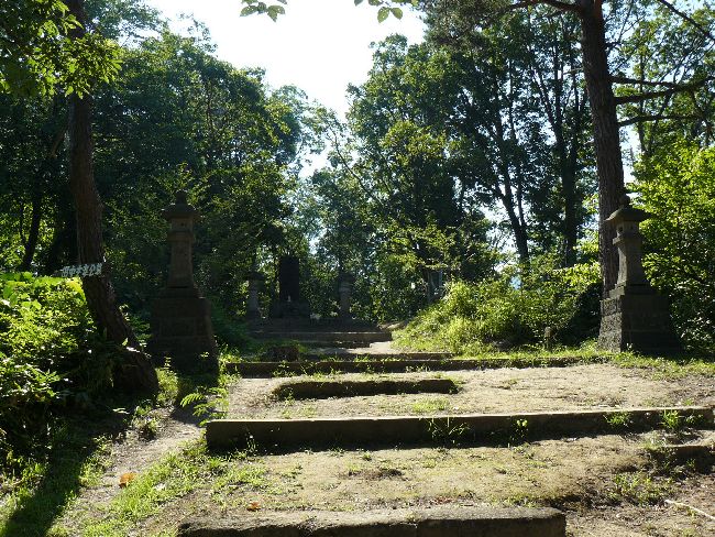 �c�����ɂ̕�i��Îᏼ�s�j�F�ʐ^